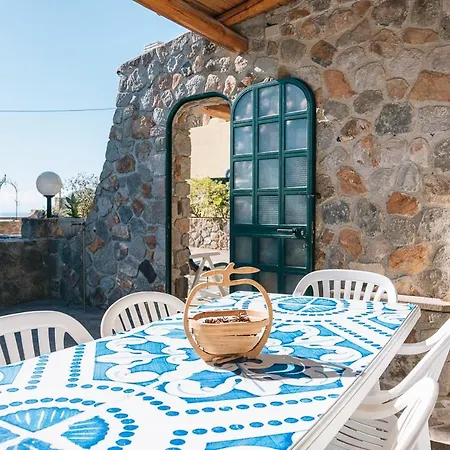 Portynord Canneto (Lipari)