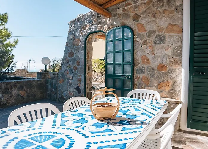 Portynord Canneto (Lipari)